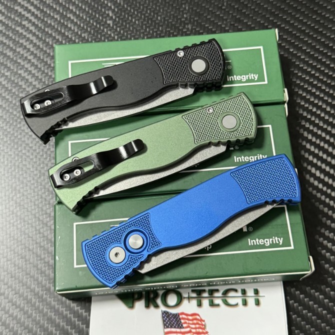 Pro-Tech TR-2 Tactical AUTO Folding Knife 3.07" CPM-MagnaCut DLC Spear Point Blade, Aluminum Handles