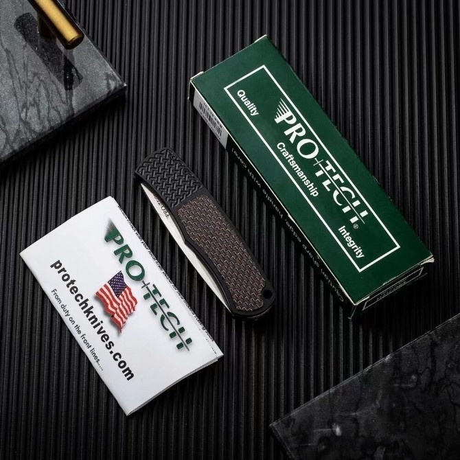 Pro-Tech Magic AUTO Folding Knife 3.07" 154CM DLC Plain Blade, Black Aluminum+Carbon Fiber Handles