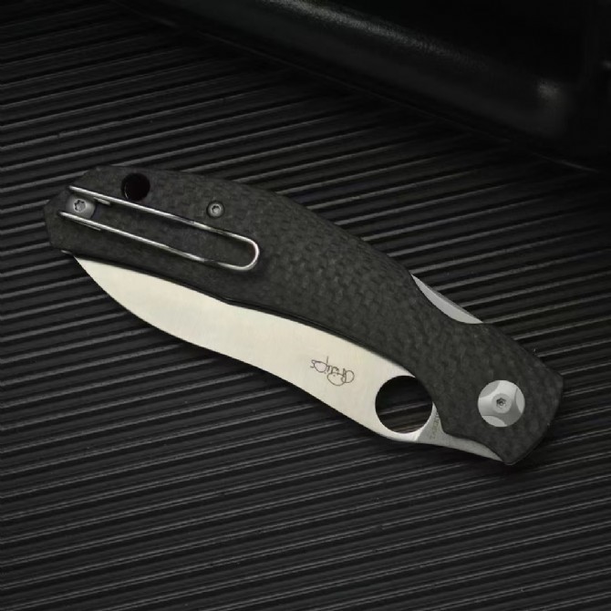 Spy Kapara Folding Knife 3.54" S30V Satin Plain Blade, Carbon Fiber Handles, Compression Lock - C241CF