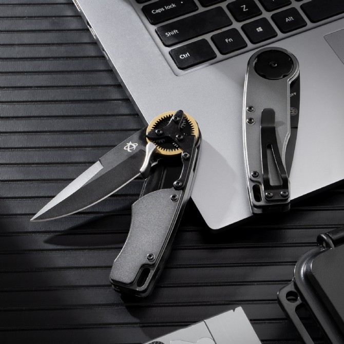 Mantis Hawk Designs Gearhead Folding Knife 2.76" Drop Point Plain Blade, Gray Aluminum Handles