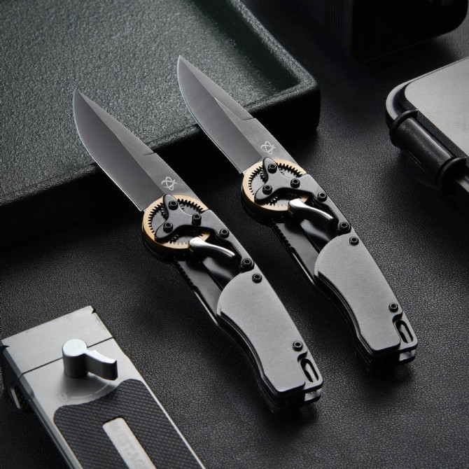 Mantis Hawk Designs Gearhead Folding Knife 2.76" Drop Point Plain Blade, Gray Aluminum Handles