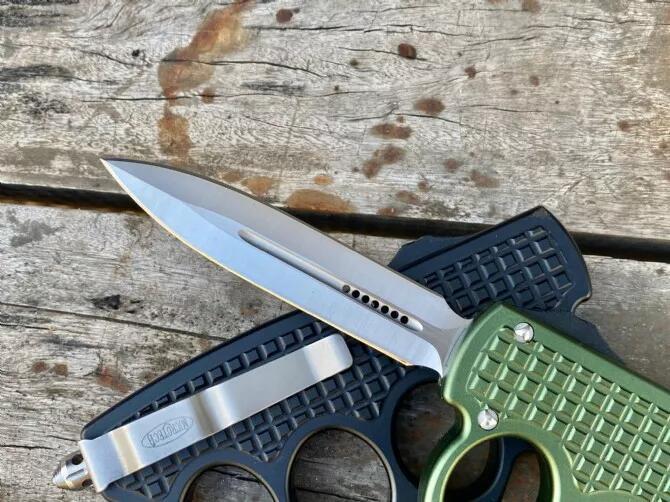 Microtech Boxing OTF AUTO Knife 3.74" D2 Plain Blade, Aluminum Alloy Handles