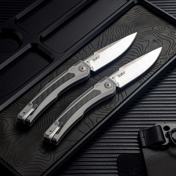 ZT 0556 AUTO Folding Knife 3.35" CPM-MagnaCut Two-Tone Drop Point Blade, Titanium Handles with Carbon Fiber Inlays