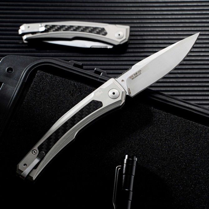 ZT 0556 AUTO Folding Knife 3.35" CPM-MagnaCut Two-Tone Drop Point Blade, Titanium Handles with Carbon Fiber Inlays