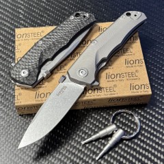 LionSteel Three Rapid Folder Knife 2.95" M390 Blade, Matte Titanium/Carbon Fiber Handles
