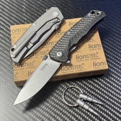 LionSteel Three Rapid Folder Knife 2.95" M390 Blade, Matte Titanium/Carbon Fiber Handles