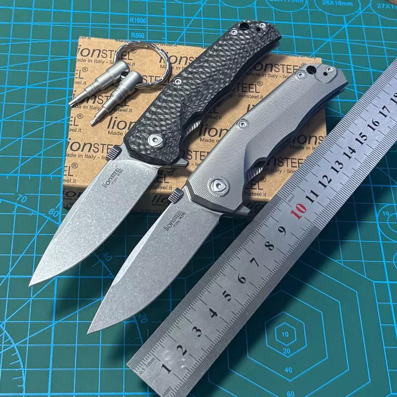 LionSteel Three Rapid Folder Knife 2.95" M390 Blade, Matte Titanium/Carbon Fiber Handles