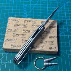 LionSteel Three Rapid Folder Knife 2.95" M390 Blade, Matte Titanium/Carbon Fiber Handles