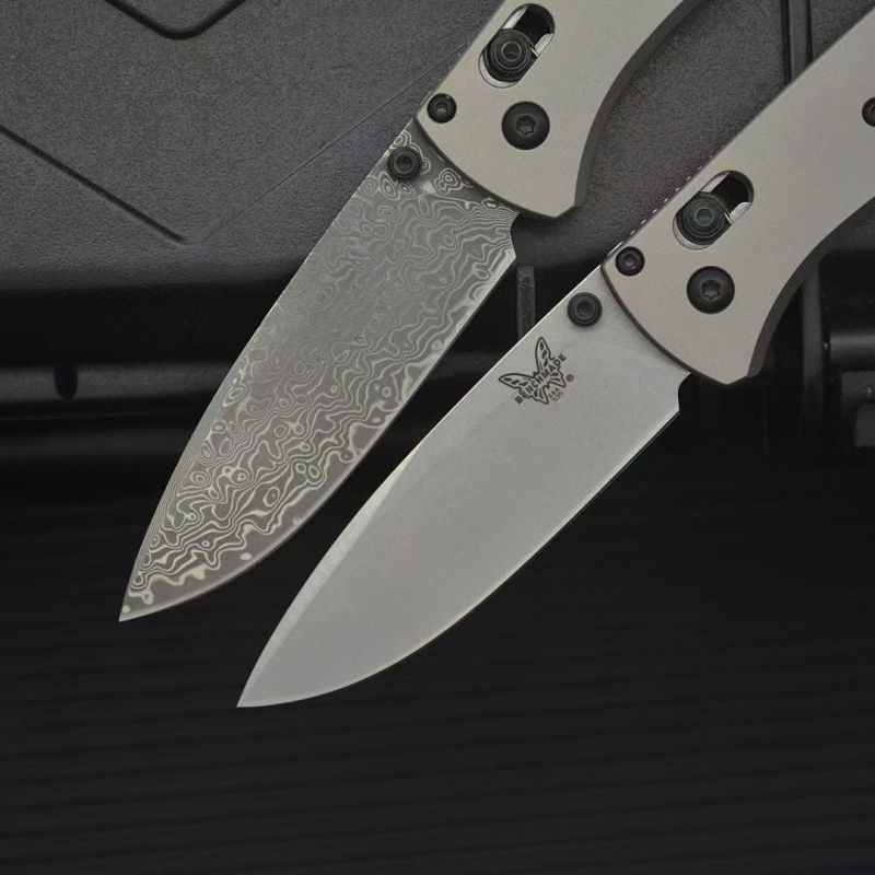 BM 535 Bugout AXIS Folding Knife 3.15" Damascus/D2 Satin Plain Blade, TC4 Handles