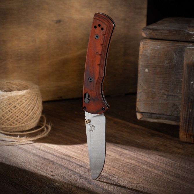 BM 15090 Hunt Bugout Axis Folding 3.46" Magnacut Clip Point Blade, G10/Dymondwood Handles
