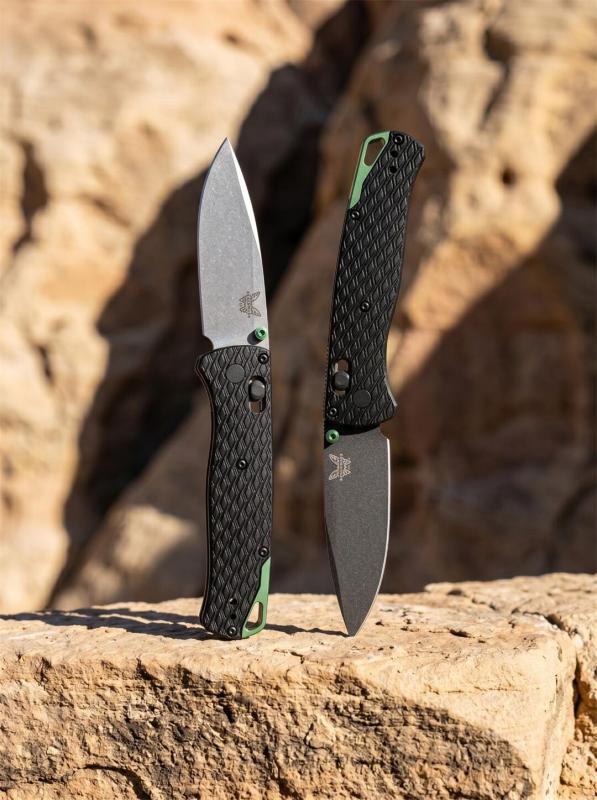 BM 534 Bugout AXIS Folding Knife 3.19" 9Cr13 Satin Plain Blade, T6-Aluminum Handles