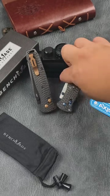 BM Bailout AXIS Folding Knife 3.34" S90V Tanto Plain Blade, Carbon Fiber Handles - 537GY-1