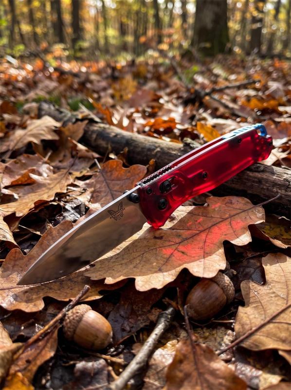 BM 535-1 Bugout AXIS Folding Knife 3.15" D2 Satin Plain Blade, PEI Handles