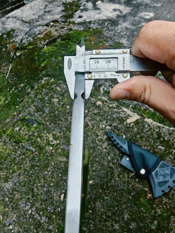 Axe M48 Tactical Fixed Blade Knife