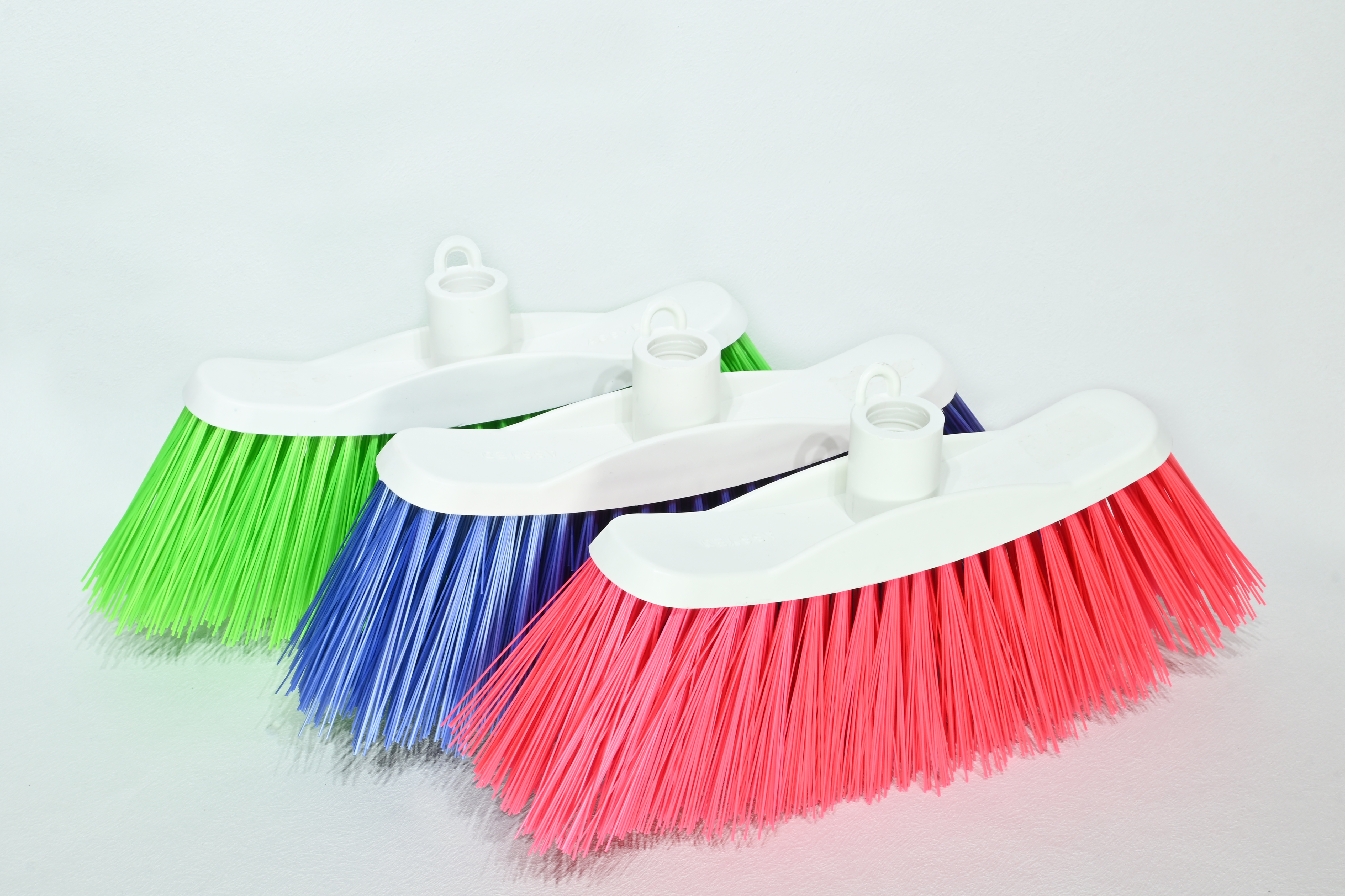 GV no.G5119 plastic elbow broom head with single color bristle