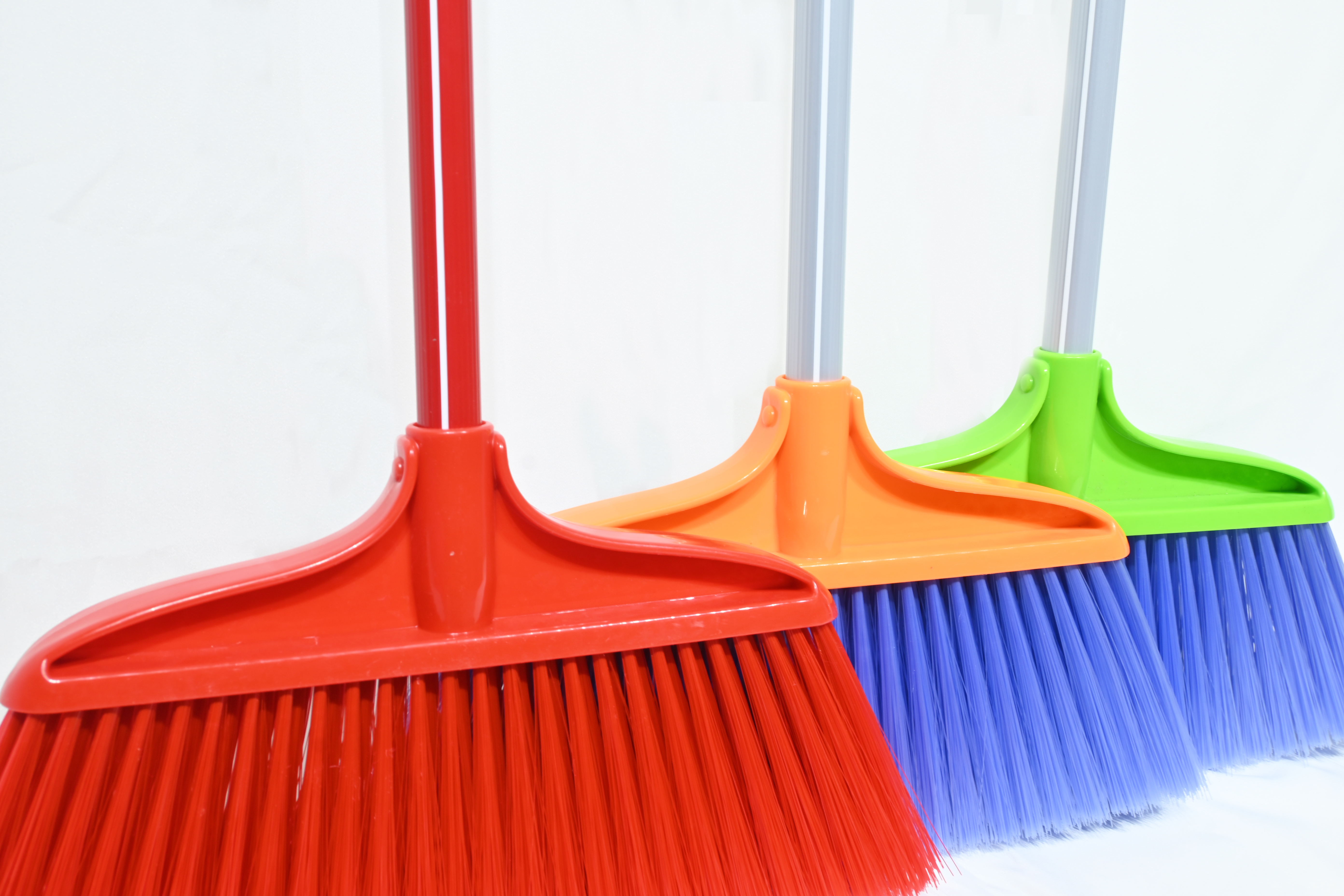 GV no.G1809 new plastic transparent bristle broom head with steel handle