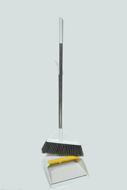 GV no.G1904 floor cleaning set broom and steel stable standing dustpan