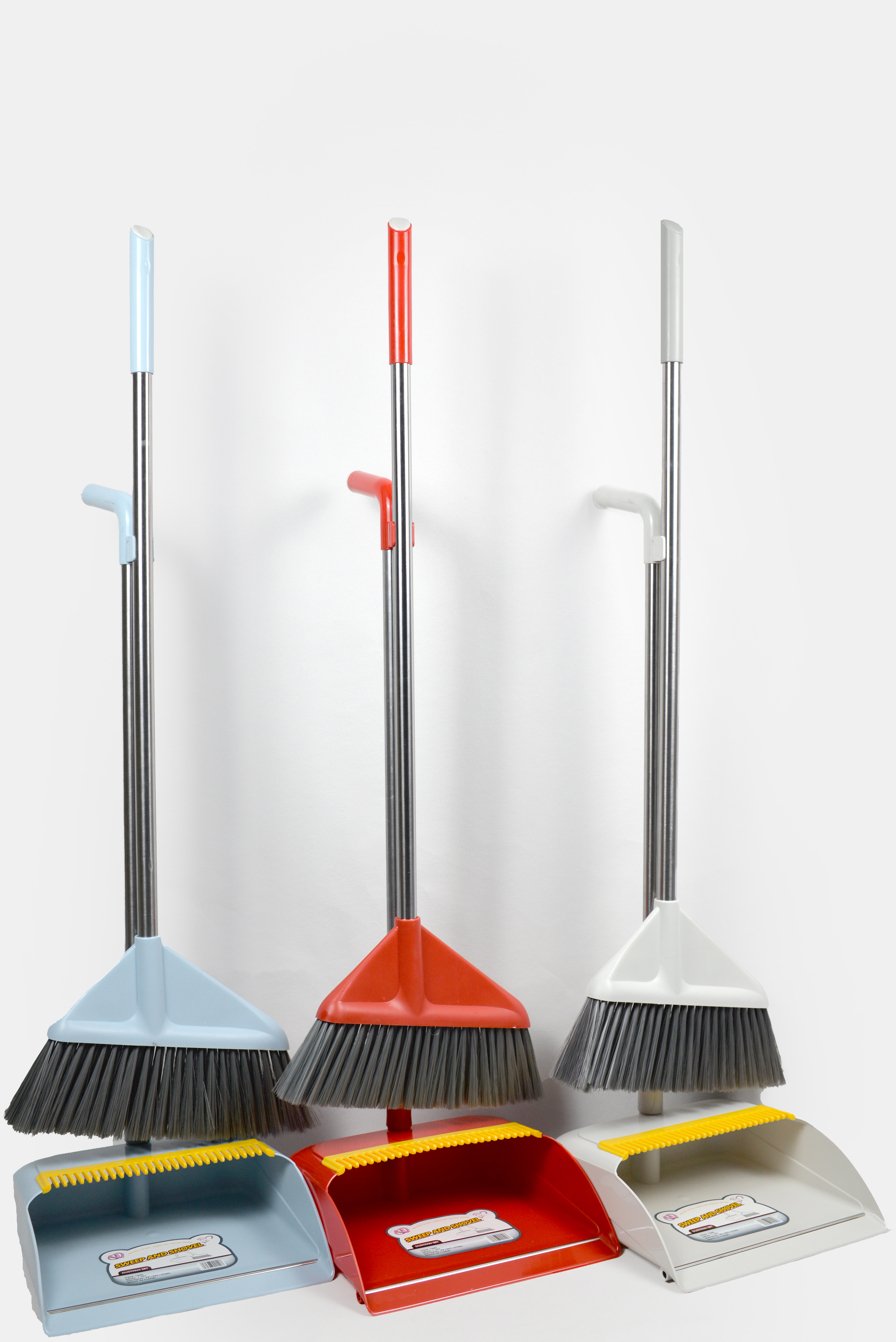 GV no.G1904 floor cleaning set broom and steel stable standing dustpan