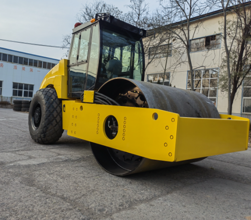 QINGONG LT216B SINGLE DRUM COMPACTOR