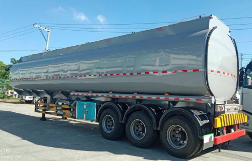 Qingong Stainless Stee Fuel Tanker Trailer