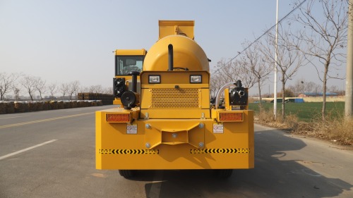 QinGong 2,6 м³ QG-2.6 Бетоносмеситель с самозагрузкой