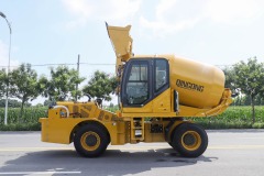 QinGong 4,0 м³ QG-4.0 Бетоносмеситель с самозагрузкой