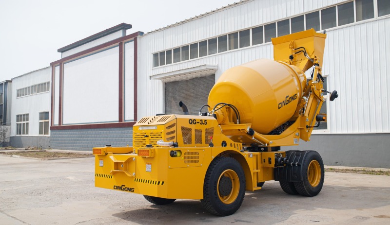 QINGONG QG-3.5 SELF-LOADING MIXER TRUCK