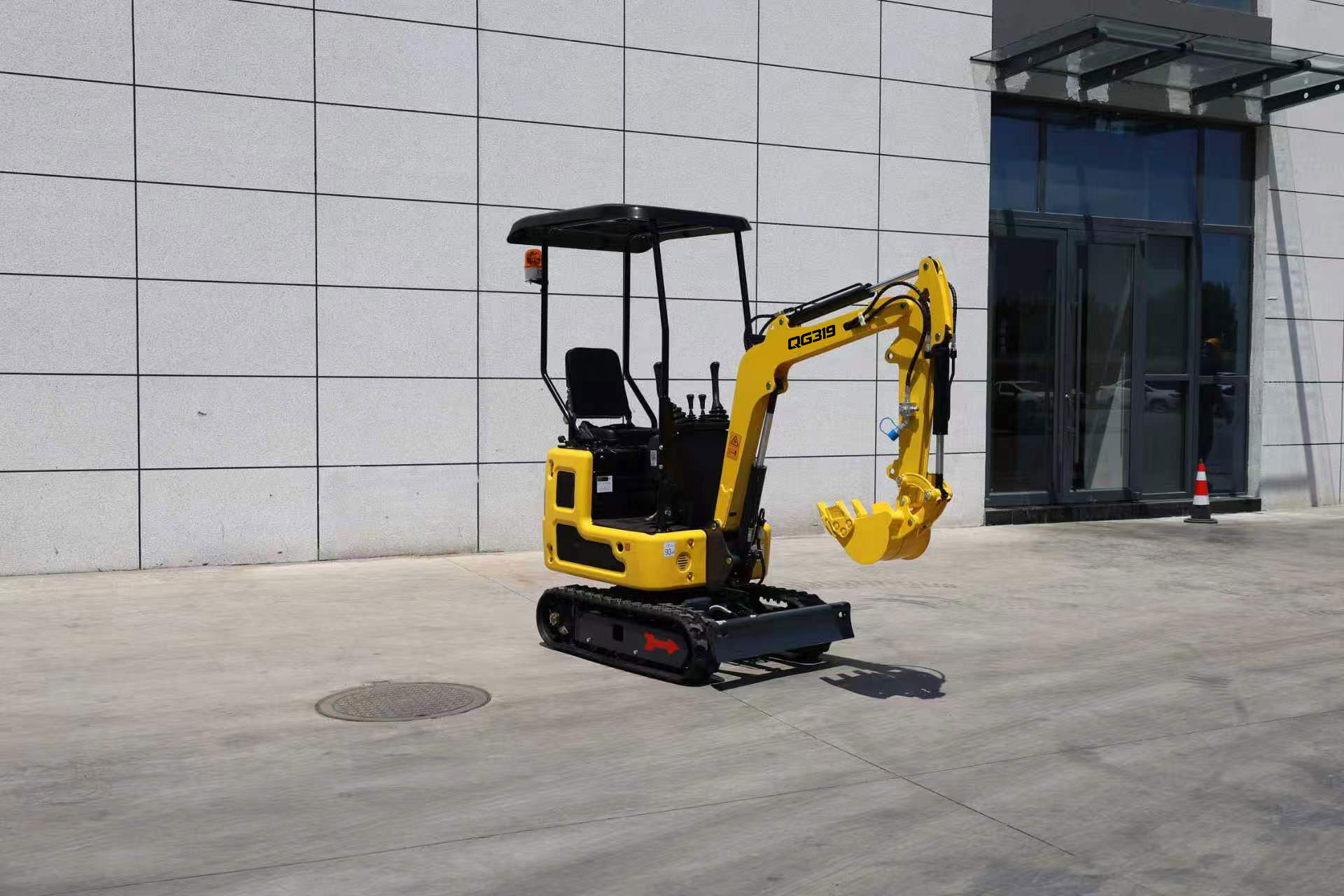 QINGONG QG319 MINI EXCAVATOR