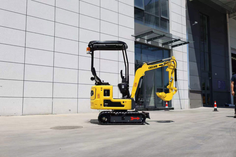 QINGONG QG319 MINI EXCAVATOR