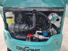 QINGONG QG328 MINI EXCAVATOR