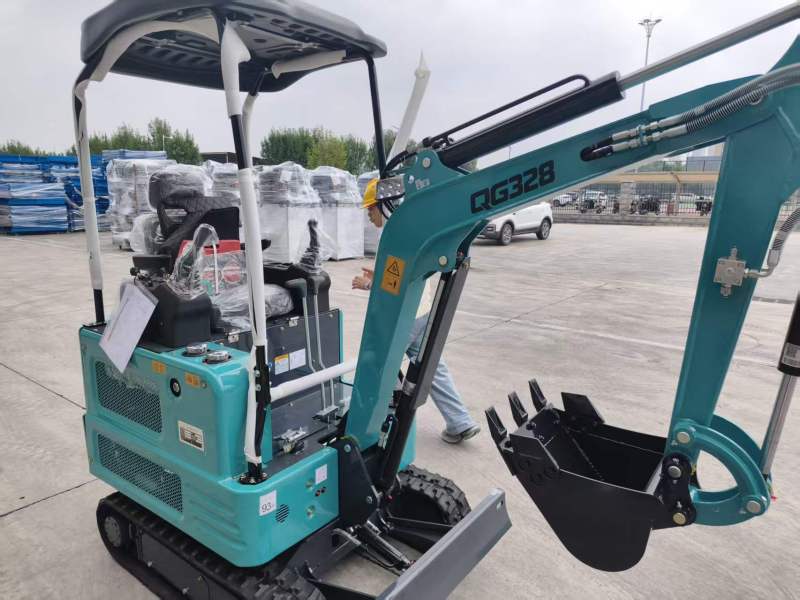 QINGONG QG328 MINI EXCAVATOR
