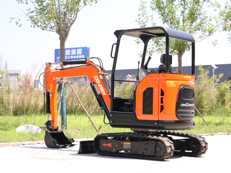 QINGONG QG-25EH MINI EXCAVATOR