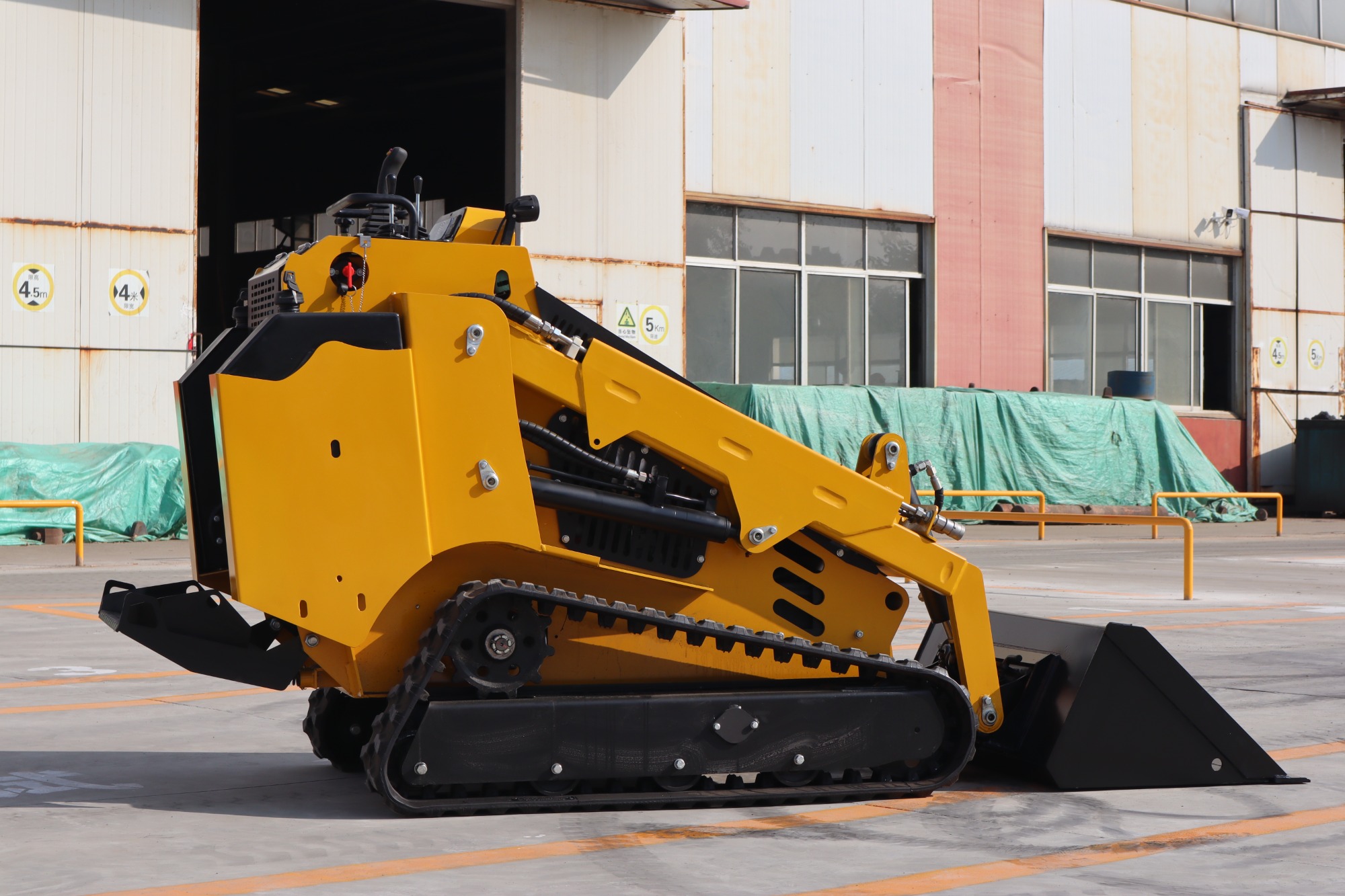 QINGONG QG850LY SKIP STEER LOADER