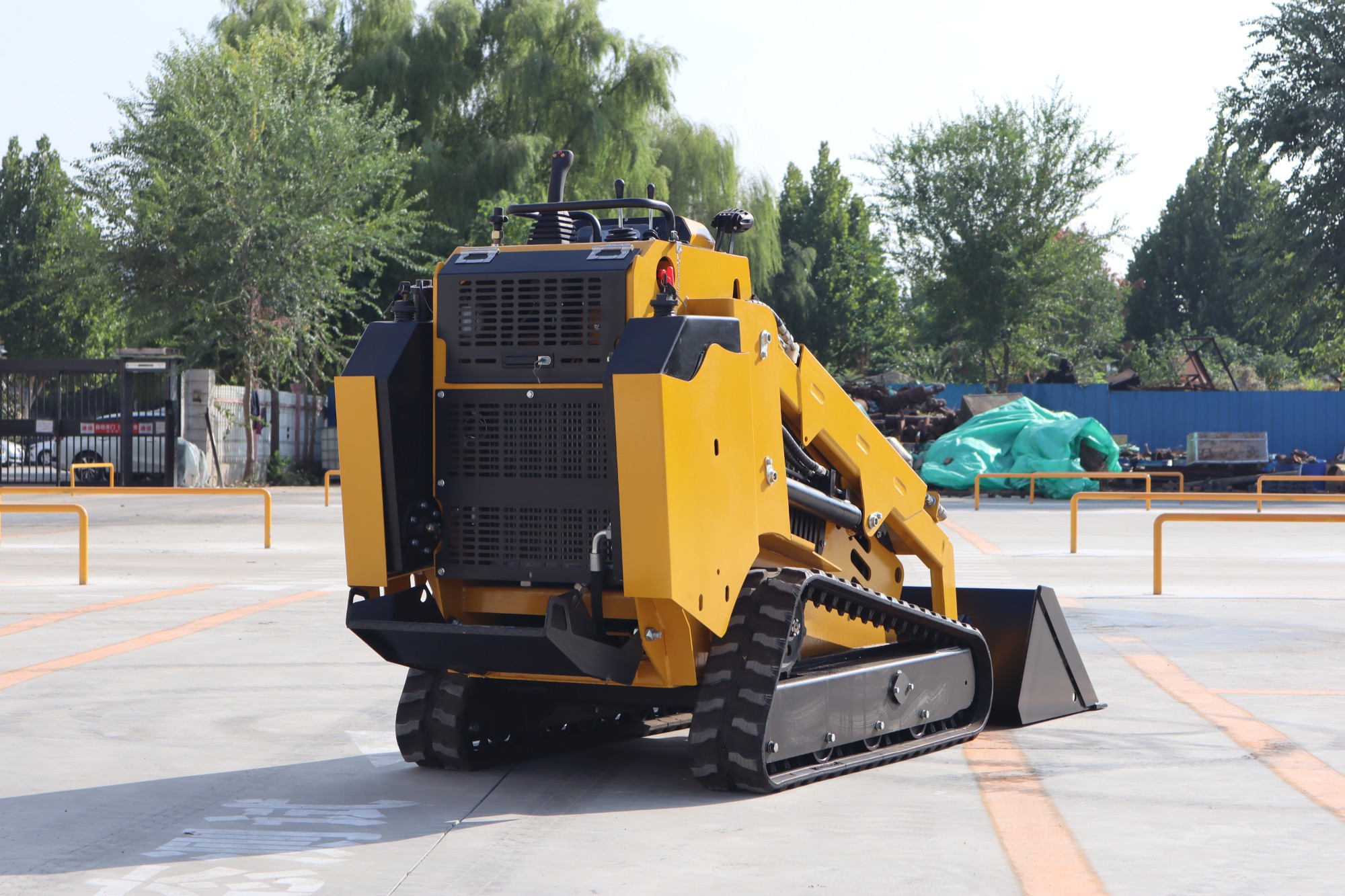 QINGONG QG850LY SKIP STEER LOADER