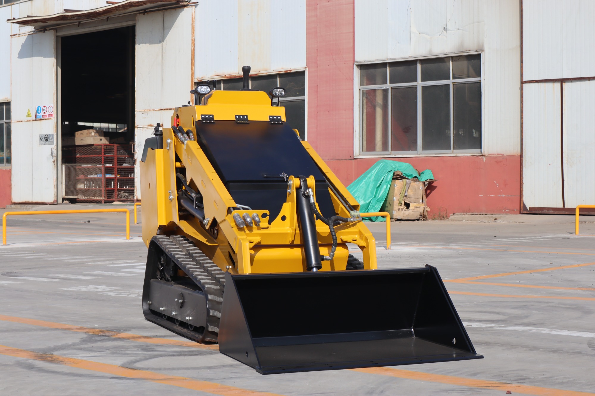 QINGONG QG850LY SKIP STEER LOADER