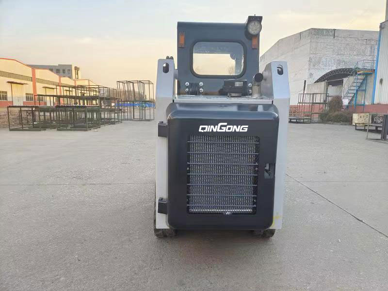 QINGONG QG25TS SKIP STEER LOADER