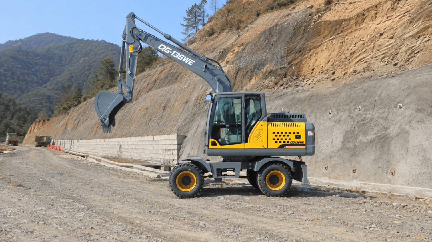 QINGONG QG-136WE WHEEL EXCAVATOR
