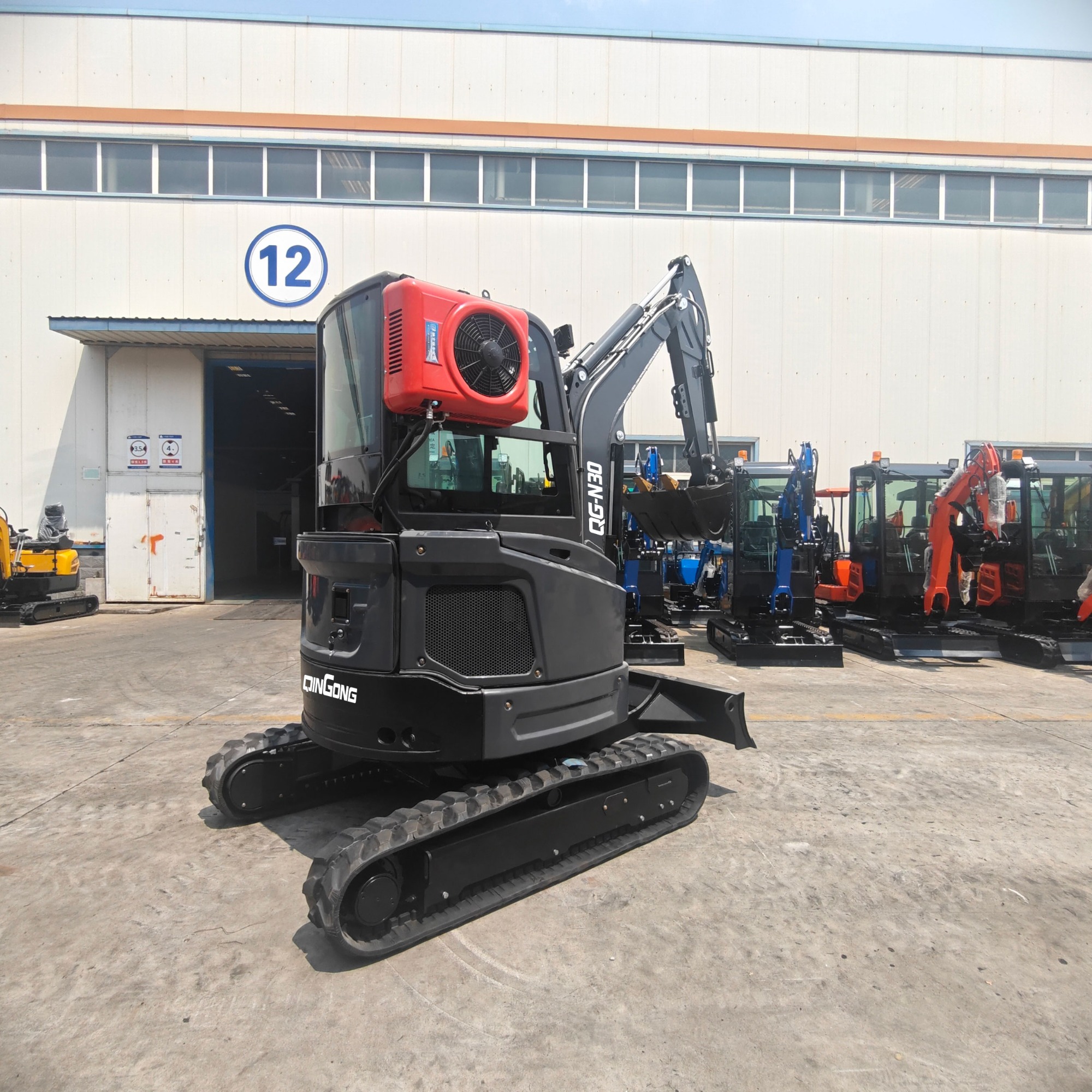 QINGONG QG-N30 MINI EXCAVATOR