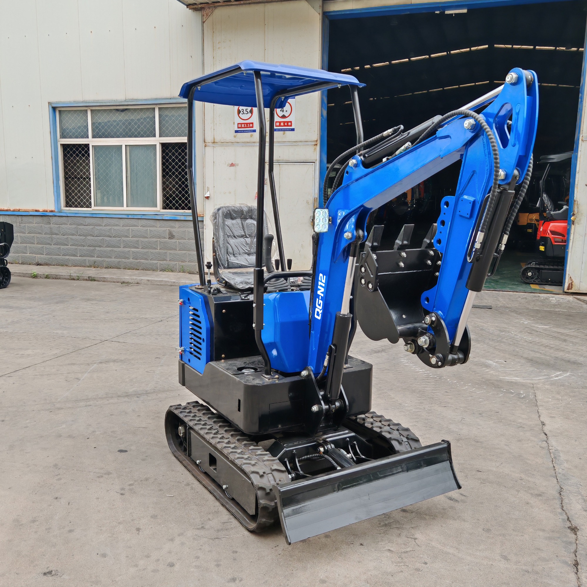 QINGONG QG-N12 MINI EXCAVATOR
