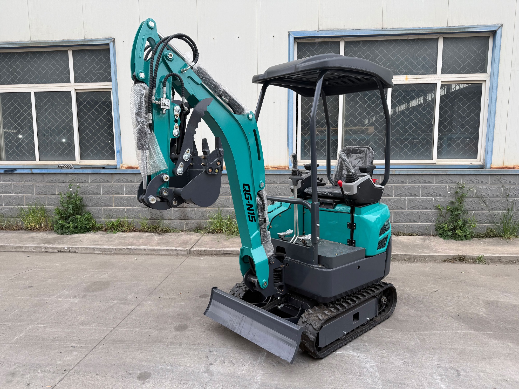QINGONG QG-N15 MINI EXCAVATOR