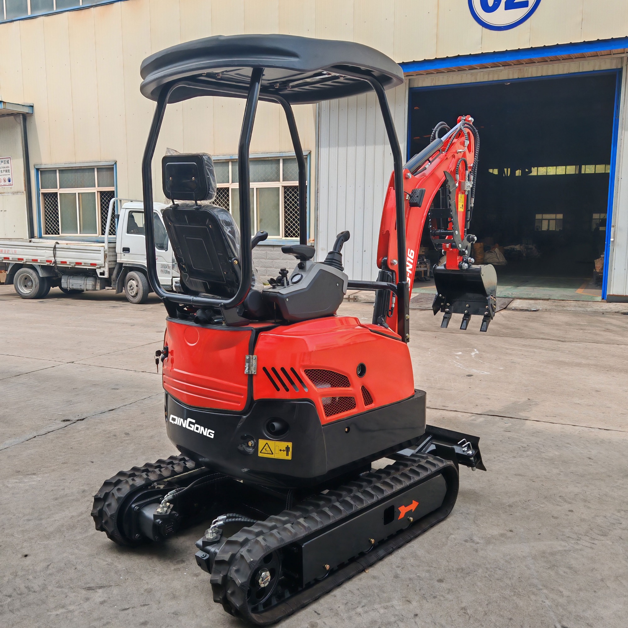 QINGONG QG-N16 MINI EXCAVATOR