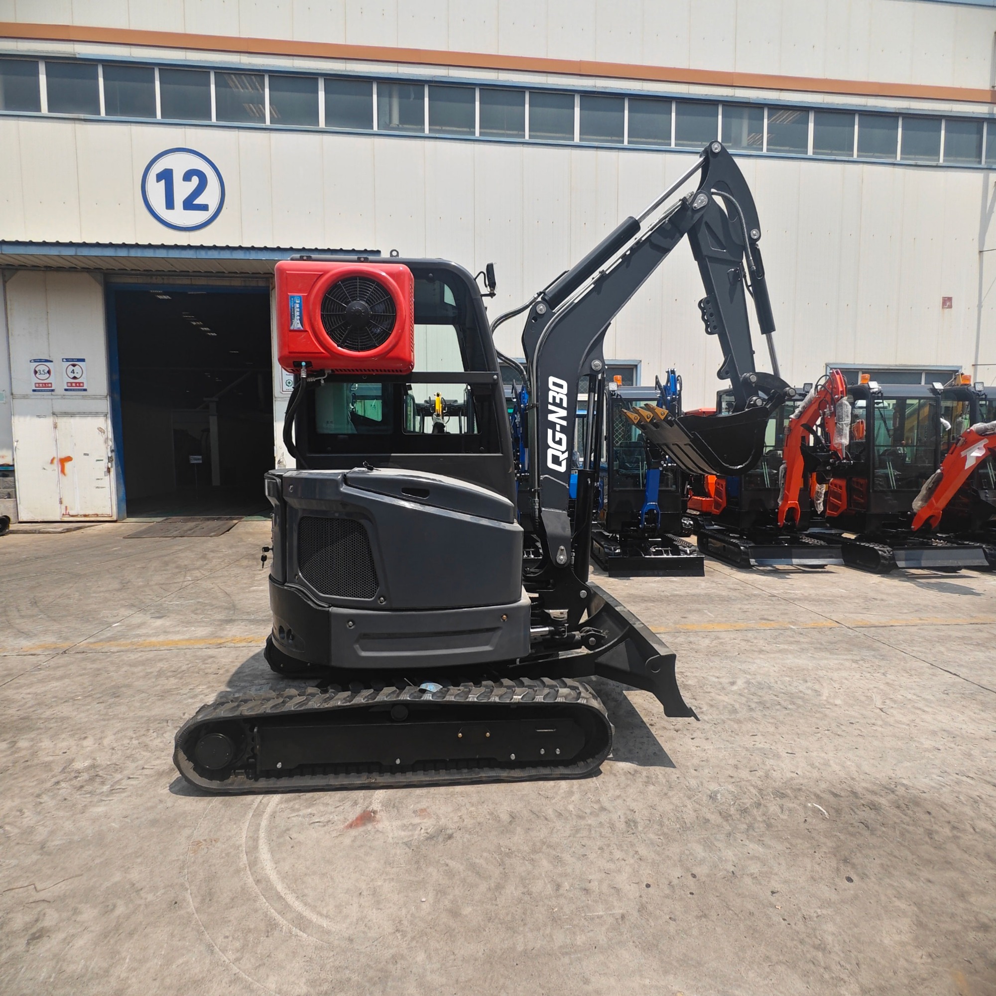 QINGONG QG-N30 MINI EXCAVATOR