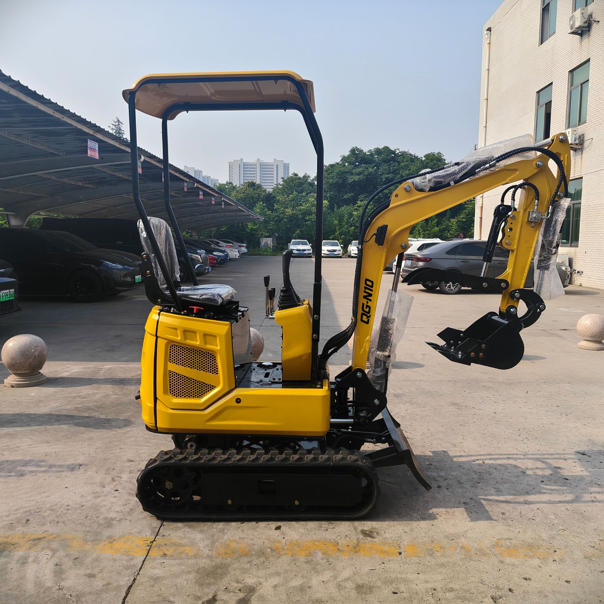 QINGONG QG-N10 MINI EXCAVATOR