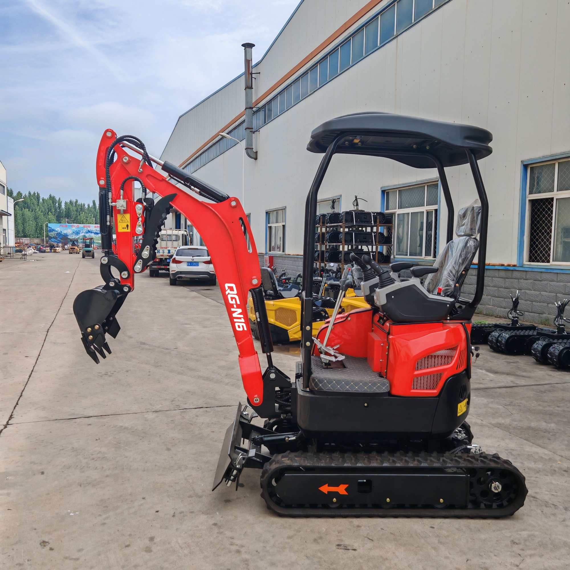 QINGONG QG-N16 MINI EXCAVATOR