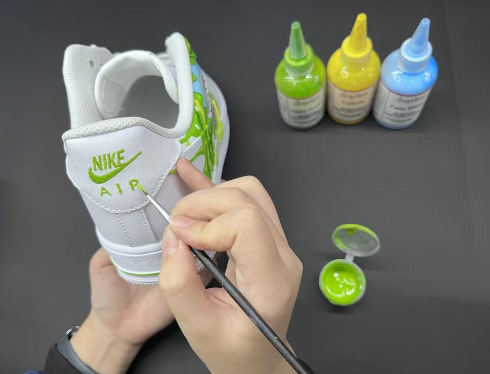 Hand-Painted Cartoon Art Air Force 1 | Green Portal & Playful Details