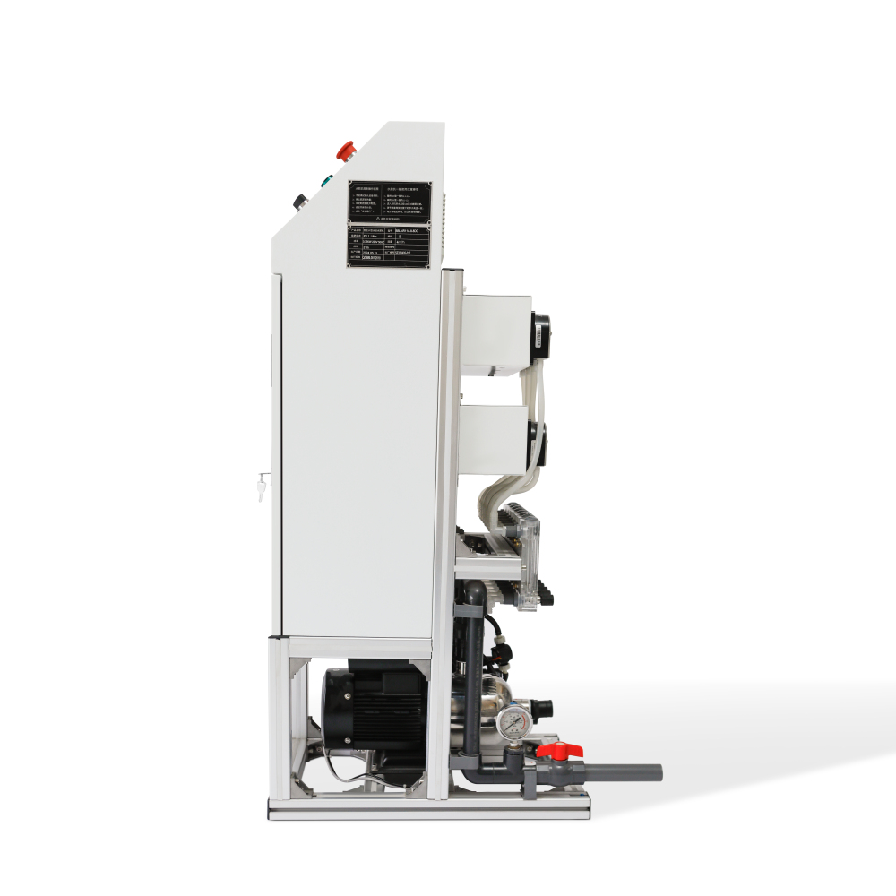 Water and fertilizer machine