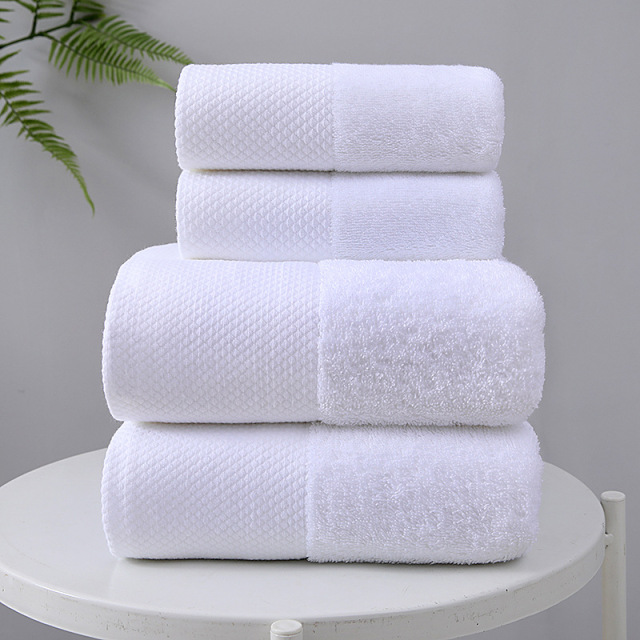 16s Platinum Satin Towel Size Comparison (70x140cm vs 100x200cm) - 7x Loop Expansion Ratio for Cloud-Like Softness