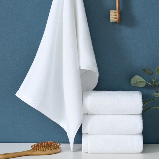 Luxury Bath Towels in Hospitality Setting - 32s Multi-Ply 800gsm Towels with Antimicrobial Finish