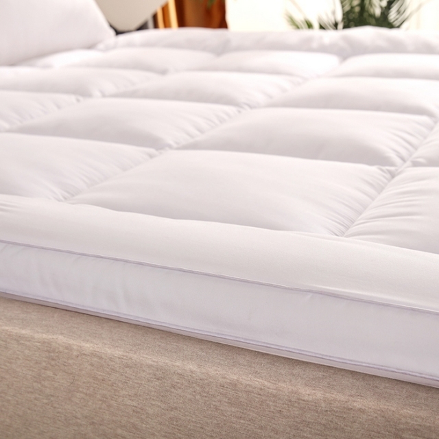 14 Stitches/inch Quilted Polyester Fabric - Hypoallergenic & Silent Surface for Luxury Hotels