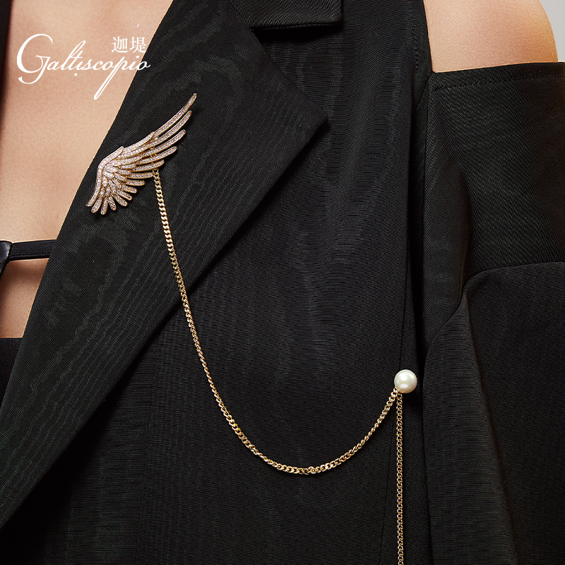 Brooch